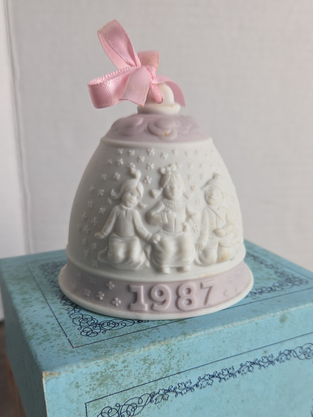 Lladró 1987 Annual Christmas Bell Porcelain Ornament w/ Original Box